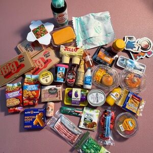 Mini Brands Fill the Fridge